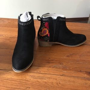 Black booties with floral stitching size 10